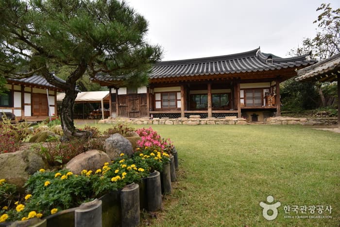 鄉遇堂 (향우당)